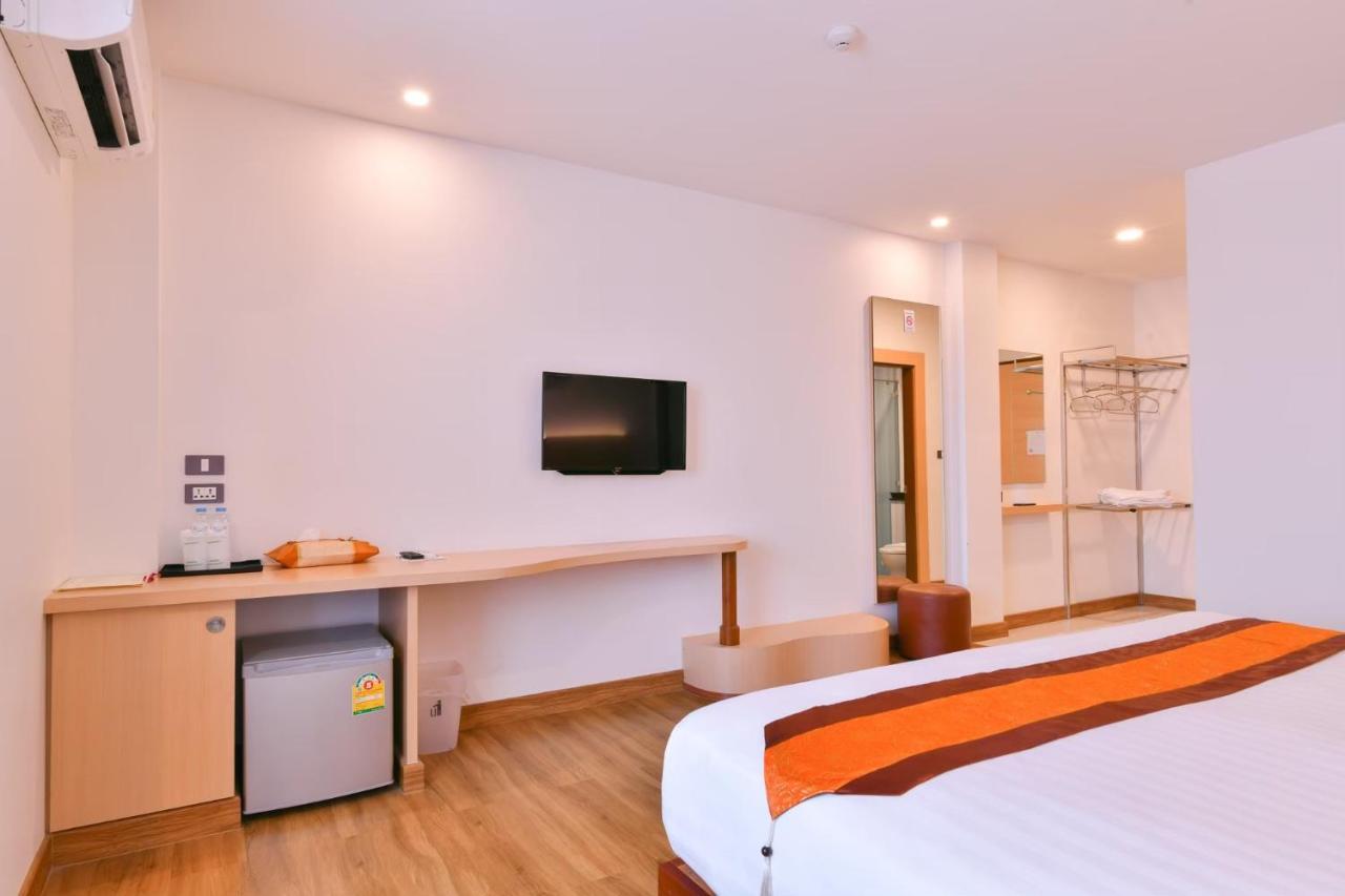 Marlin Hotel Surat Thani Exterior photo