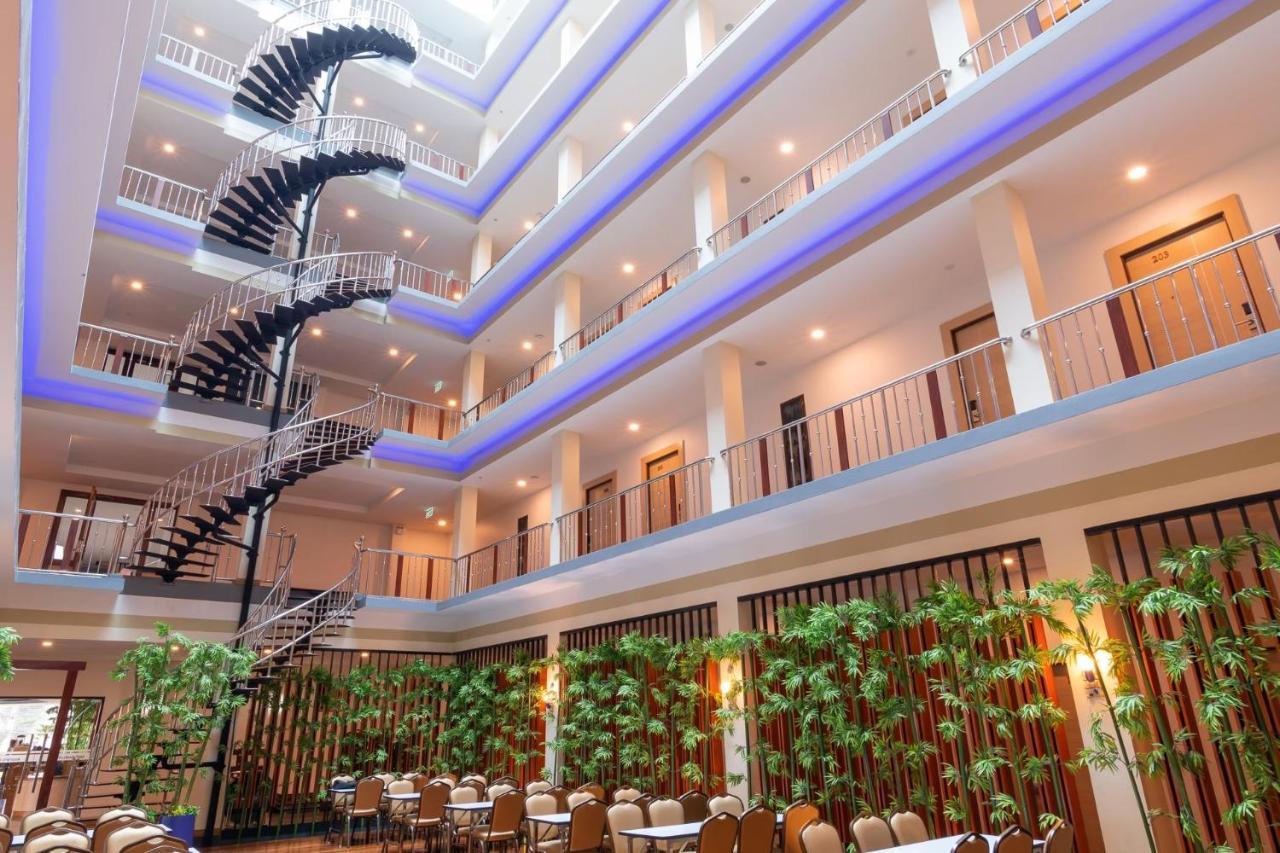 Marlin Hotel Surat Thani Exterior photo
